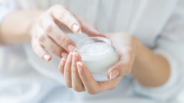 Beauty tips pentru mămici! 9 recomandări pentru unghii sănătoase