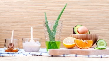 Tratamente pentru faţă cu ingrediente naturale