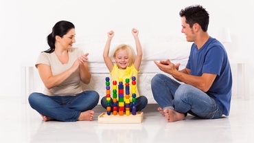 Aplaudă-ţi copilul! Cât mai des!