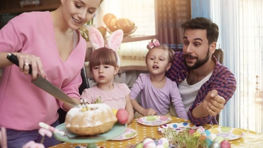 Atenție la masa de Paști! Indigestia și toxiinfecția alimentară la copii
