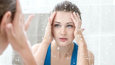 De câte ori trebuie să te speli pe față? Recomandările dermatologului