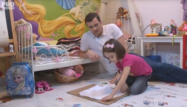 „Dispozitivul minune” prin care copilul tău își poate împături singur hainele