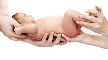 S-a născut cel mai mare copilaş din lume! Cât cântăreşte el