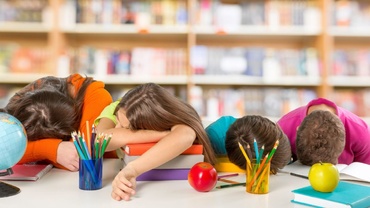 Dacă un profesor de gimnaziu nu poate să exceleze la toate materiile, atunci elevilor de ce li cere asta?