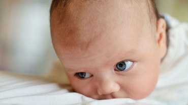 Urciorul la copii. Ce e de făcut? Fuga la oftalmolog!