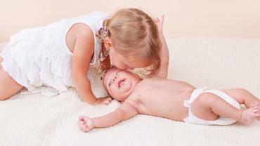 Fotografii înduioşătoare care demonstrează cât de grozav este să ai un frate