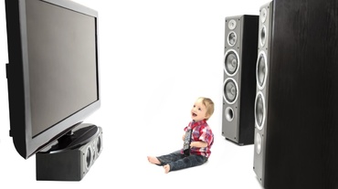 Copilul de 3 ani. Cât şi cum are voie să se uite la televizor