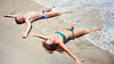 Cum să te arzi la soare în 10 pași simpli, ghidul idiotului bronzat