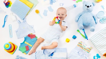 8 lucruri importante pe care trebuie să le iei când pleci cu bebe în vacanță