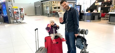 Ce poţi şi ce nu poţi să faci cu copiii la aeroport şi în avion