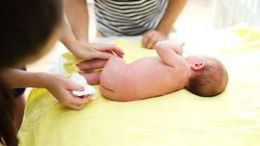 Ghidul scaunului bebeluşului (căcuţă): ce este normal şi ce nu