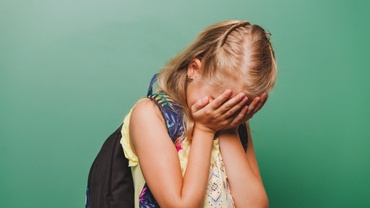 Psihologul întreabă: „Tati, ştii cum e la şcoală fără tine?”