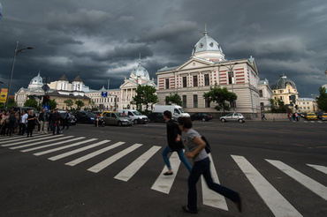 Cod galben de furtuni în Capitală şi mai multe judeţe. Programul elevilor se încheie azi, la ora 17.00