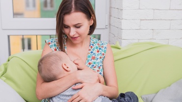 Răutăţi (binevoitoare) care se spun mamelor care alăptează mai  mult timp