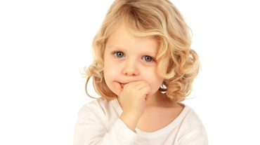 Copilul îşi roade unghiile. Cum îl putem opri?