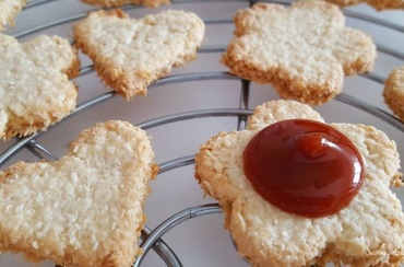 Biscuiți cu cocos îndulciți cu sirop de arțar