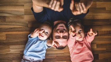 De ce au copiii nevoie de taţi, în vieţile lor. "Efectul patern" asupra copilului