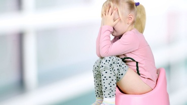 Cum să îţi înveţi copilul să facă la oliţă. Sfaturi de la părinţii deja experimentaţi