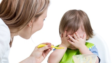 Psihoterapeutul ne explică de ce copiii nu mănâncă