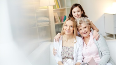 Mămicile de acum vs. mămicile de atunci. Prin ce diferă “părinţeala” de azi de cea de acum trei decenii