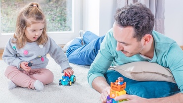 Ajută-ți copilul să își dezvolte vocabularul. Jucării recomandate pe grupe de vârstă