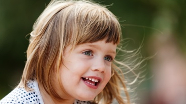 Ministrul muncii: Indemnizația minimă pentru creșterea copilului crește din 2018, dar venitul minim de incluziune se amână