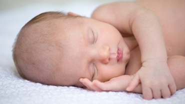 Bebeluşul tău doarme de ajuns? De câte ore de somn are nevoie un nou-născut?