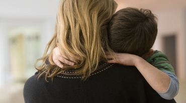 Da, copile, plângi. Și eu plâng…