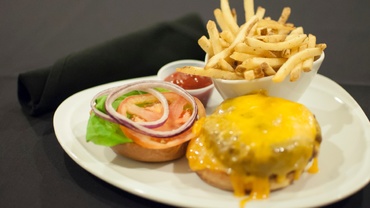 Îți mănânci și tu emoțiile și grijile la masă?