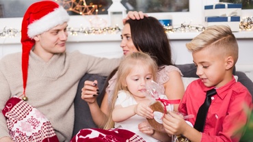 Tati, tu ce-ti dorești de Moș?