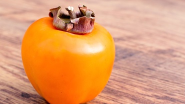 Ce beneficii aduce şi când poate fi introdus în alimentaţia copilului fructul kaki, prezent în toate magazinele în sezonul rece