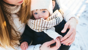 Hainele bebeluşului – Ce haine sunt periculoase pentru bebeluş