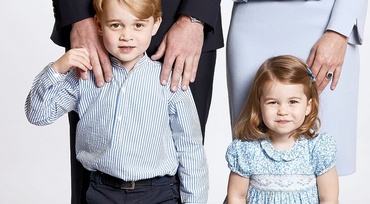 Prinţul William şi ducesa de Cambridge au făcut publică fotografia pentru felicitarea de Crăciun