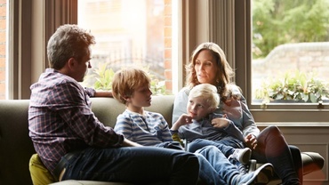 Tipuri de conversaţii dintre părinţi la care copilului trebuie să i se permită să asiste