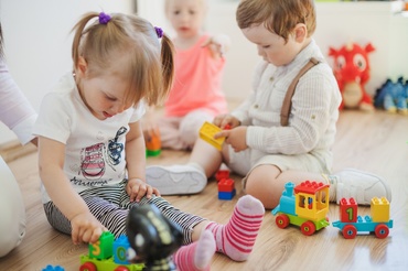 Activităţi utile şi distractive pentru copilul de 2 ani. Ce şi cum să te joci cu el
