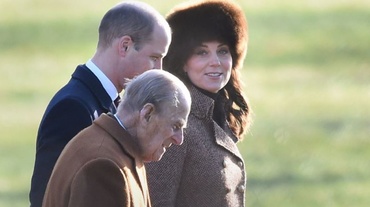 Ducesa de Cambridge, cu burtica din ce în ce mai vizibilă, la slujba de duminică