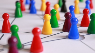 1 joc de îndemânare, unul de strategie și altul de relaxare. 3 idei de petrecut timp în familie