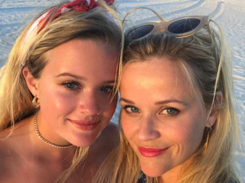 Reese Whiterspoon şi Ava Elizabeth