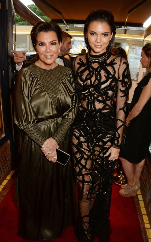 Kris şi Kendall Jenner