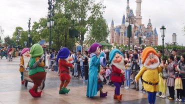 Secrete din spatele tărâmului din basm. La ce condiţii trebuie să se supună angajaţii Disneyland, pentru ca experienţa prichindeilor să fie una de vis