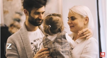 Ce a ales Zora, fetiţa lui Jojo, de pe tăviţă. Ce meserie va avea micuţa