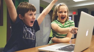 Nu ai cu cine-ţi lăsa copilul cât sunt închise şcolile? Primăria Capitalei a propus o soluţie