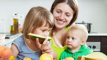 Autodiversificarea: 30 de alimente pe care bebeluşul le poate consuma fără dinţişori