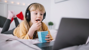 Copilul tău nu este în siguranţă pe net!