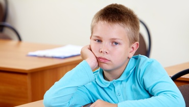 Unde se aude musca, se văd chipuri resemnate