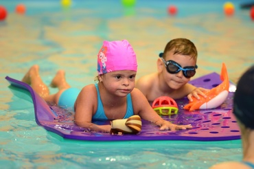 Educație acvatică din România: Lansarea programelor de recuperare pentru copii cu nevoi speciale