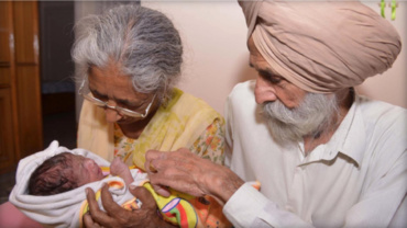 Top 10 - femei care au devenit mame la vârste înaintate