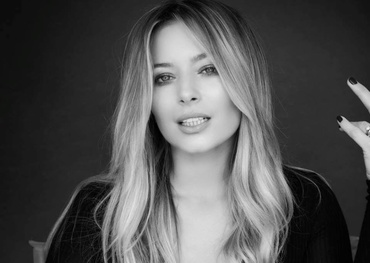 Laura Cosoi a născut. Cum o cheamă pe micuţa ei