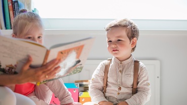 Să învăţăm prin joc: ghicitori despre legume şi fructe, pentru copii