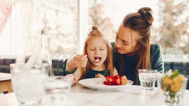 Dr. Mihaela Bilic – Nu vă faceți griji pentru copii, n-o să moară de foame!